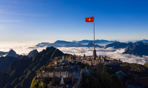 Tân niên trên đỉnh Fansipan, tưng bừng đón Lễ hội Khèn hoa