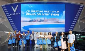 VinFast bàn giao lô SUV điện VF e34 đầu tiên tại Indonesia