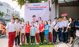 Prudential đồng hành cùng học sinh nghèo vượt khó tại quận Gò Vấp và TP. Thủ Đức