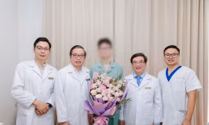 Chàng trai trẻ vượt ‘cửa tử’ sau ca phẫu thuật khối u xương khổng lồ