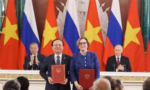Tổng Bí thư Tô Lâm và Tổng thống V. Putin chứng kiến Lễ trao các văn kiện hợp tác