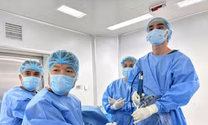 Phẫu thuật cột sống ít xâm lấn cho người cao tuổi: Vinmec Phú Quốc khẳng định năng lực điều trị chuyên sâu
