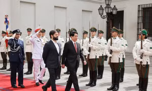 Tổng thống Chile Gabriel Boric chủ trì lễ đón Chủ tịch nước Lương Cường