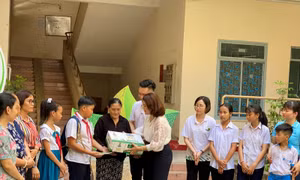 Vinamilk viết tiếp hành trình mang yêu thương đến với những 'chiếc lá chưa lành'