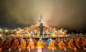 Vesak 2025: Loạt hoạt động trong ngày hội lớn nhất của Phật giáo tại núi Bà Đen