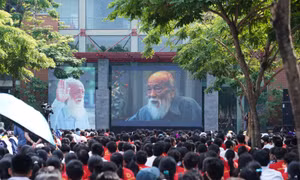 Ra mắt bộ phim tài liệu ‘Ông đồ gàn’