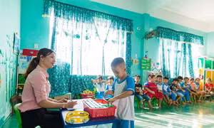 Sữa học đường đem cơ hội uống sữa cho trẻ em miền cao