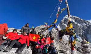 Thành viên Tập đoàn Openasia Group trở thành người phụ nữ Việt Nam đầu tiên chinh phục đỉnh Everest