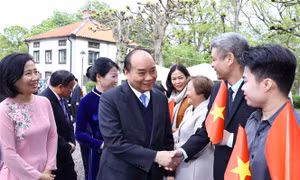 Thủ tướng Nguyễn Xuân Phúc gặp gỡ cộng đồng người Việt Nam tại Thụy Điển