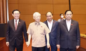 Tổng Bí thư dự phiên thảo luận về thực hiện kế hoạch phát triển KT-XH và NSNN 