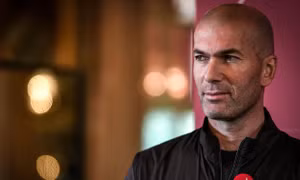Làng bóng đá ‘choáng váng’, Ronaldo vui mừng trước tin Zidane về lại Real Madrid