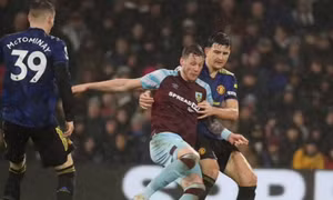 Hòa thất vọng trước đội cuối bảng Burnley, Man United mất vị trí thứ 4
