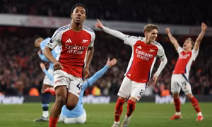 Vòng 24 Ngoại hạng Anh: Liverpool tỏ rõ lợi thế, Pháo thủ thị uy trước nhà ĐKVĐ Man City