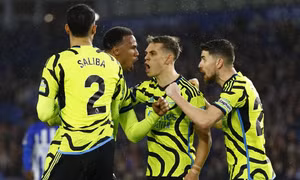 Arsenal vươn lên dẫn đầu bảng xếp hạng Ngoại hạng Anh
