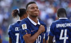 Argentina mất ngôi số 1 thế giới vào tay tuyển Pháp