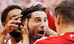 Hạ Arsenal, Liverpool độc chiếm ngôi đầu Ngoại hạng Anh