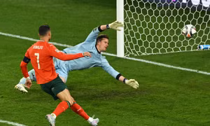 ‘Lão tướng’ Ronaldo lập công, Bồ Đào Nha giành vé vào chung kết Nations League
