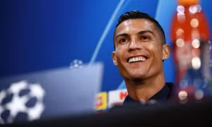 Juventus vướng chấn thương, Ronaldo 'loại' Mourinho?