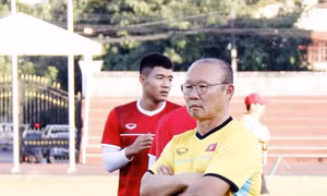 Áp lực sân nhà mà HLV Park Hang-seo phải hóa giải