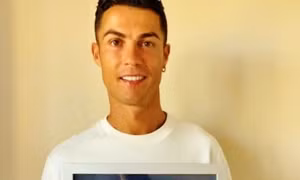 Ronaldo nhận kỷ lục Guiness