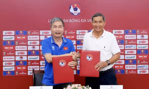 HLV Mai Đức Chung tiếp tục dẫn dắt đội tuyển bóng đá nữ Việt Nam