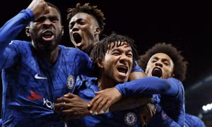 Chelsea 4 - 4 Ajax: Bữa tiệc bàn thắng trên sân Stamford Bridge
