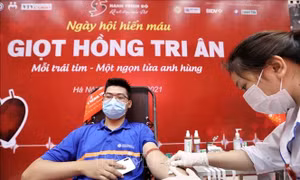 Phát động Tuần lễ hồng mang thông điệp 'Gửi giọt máu đào - Tiếp sức đồng bào thắng dịch'