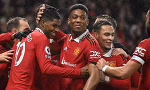 Manchester United: Chờ đợi một danh hiệu