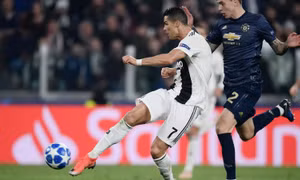 Ronaldo lập công vẫn không giúp Juventus tránh được trận thua 'sấp mặt'