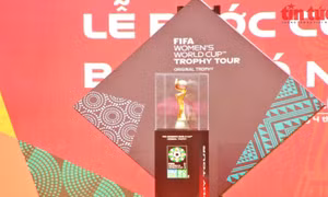 Cận cảnh cúp vàng World Cup nữ 2023 tại Việt Nam