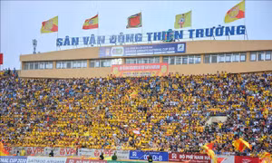 Miễn phí vé vào sân Thiên Trường cổ vũ bóng đá dịp đầu Xuân