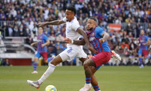 Vòng đấu của những trận derby đầy bất ngờ