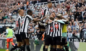 Newcastle - Leicester: ‘Chích chòe’ cán đích Top 4