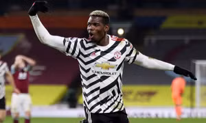 Pogba tỏa sáng, Manchester United lên đỉnh bảng xếp hạng Ngoại hạng Anh sau 8 năm