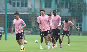 Các câu lạc bộ hội quân và chờ đợi V-League trở lại