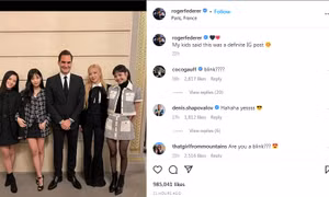 Roger Federer tạo ‘bão like’ với ảnh chụp chung cùng các sao nữ Blackpink