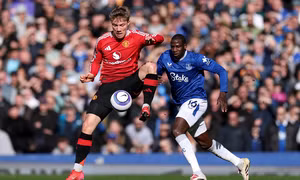 Everton - MU: Bài kiểm tra chất lượng với Carrick