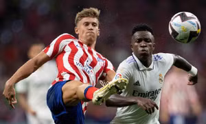 Sân cỏ châu Âu ‘nóng’ bởi những trận derby