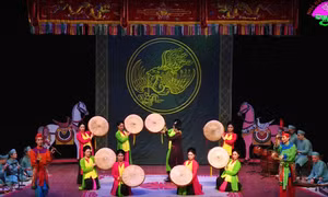 Sân khấu nhập cuộc 'bình thường mới'