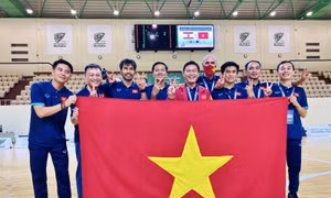 Đội tuyển Futsal Việt Nam về nước trong ngập tràn lời chúc mừng