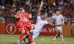 Công an Hà Nội - Hà Nội FC: Hàng Đẫy rực lửa