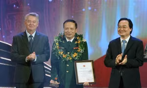 Những thầy cô giáo vùng cao, vùng sâu, vùng xa hết mình vì học trò