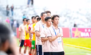 Các câu lạc bộ V-League liên tiếp thay tướng giữa mùa giải