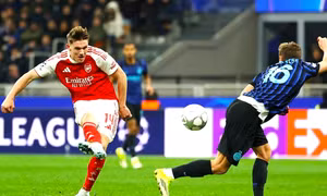 Arsenal thăng hoa ở Champions League
