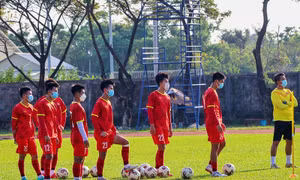 Đội tuyển U23 Việt Nam đủ đội hình ra sân thi đấu trận gặp U23 Thái Lan