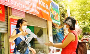 Sáng 23/8, Hà Nội thêm 13 ca mắc mới COVID-19, trong đó 4 ca ở chung cư HH4C Linh Đàm