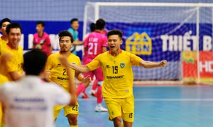 Kịch tính trận đá bù, Sahako FC vượt Zetbit Sài Gòn, giữ chắc vị trí thứ 2