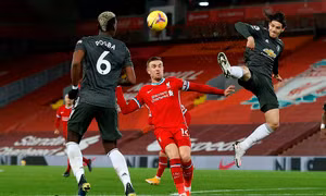 Cầm chân Liverpool tại Anfield, MU vững vàng ở đỉnh bảng xếp hạng