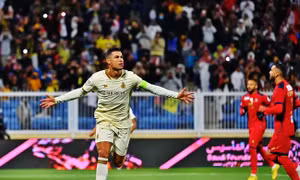 Ronaldo bùng nổ với hat-trick, thiết lập kỷ lục không tưởng ở tuổi 38
