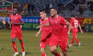 Vòng 2 V-League: Kịch tính và hấp dẫn
